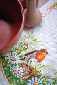 Picture of Vervaco Counted Cross Stitch Table Runner Kit 12.8"X33.6"-Daisies and Robin on Aida (11 Count)